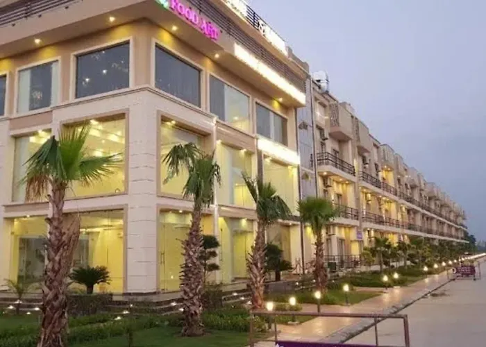 Luxury Haven. Harmony Suites.